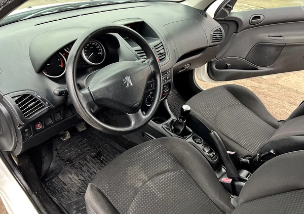 Peugeot 206 plus cena 8400 przebieg: 120000, rok produkcji 2010 z Gdańsk małe 29